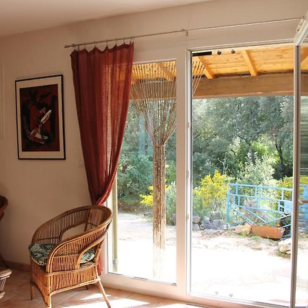 Вилла A L'Est D'Uzes Saint-Siffret Номер фото