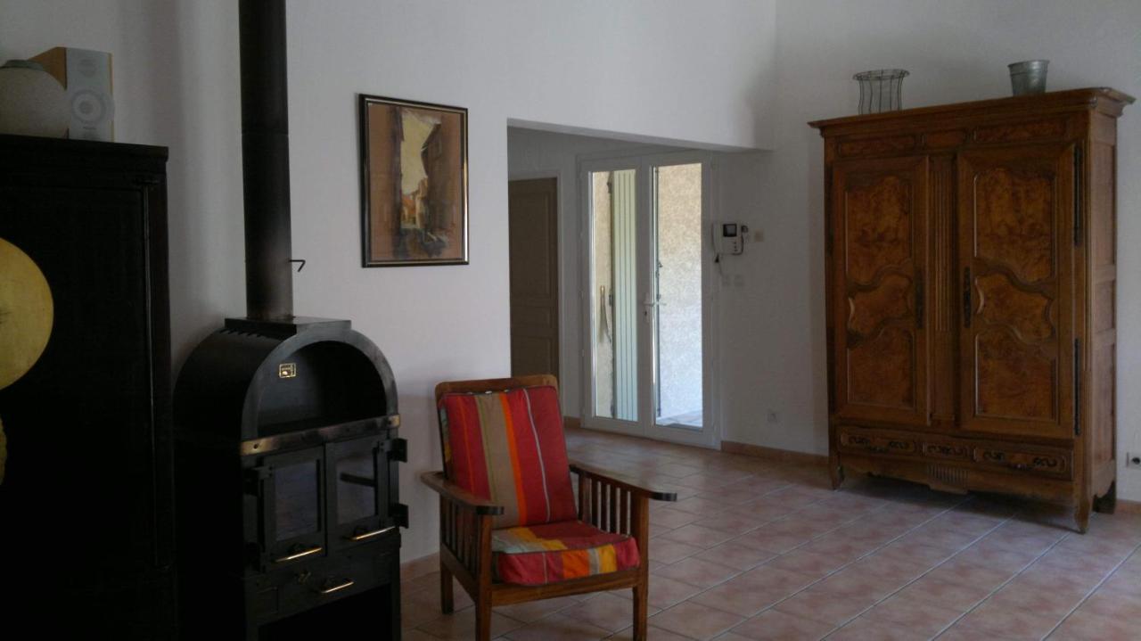 Вилла A L'Est D'Uzes Saint-Siffret Номер фото