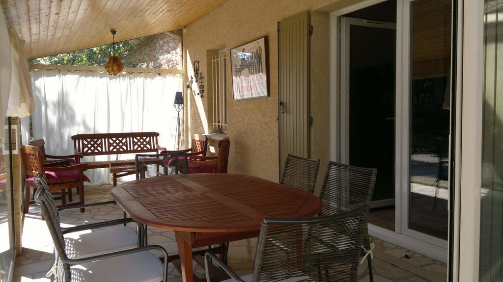 Вилла A L'Est D'Uzes Saint-Siffret Номер фото