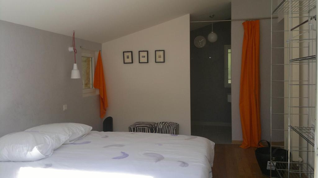 Вилла A L'Est D'Uzes Saint-Siffret Номер фото