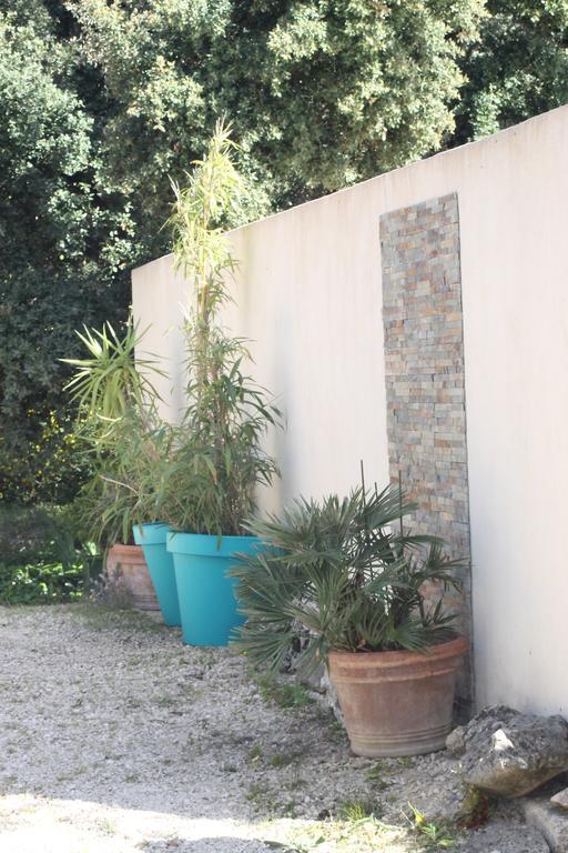 Вилла A L'Est D'Uzes Saint-Siffret Экстерьер фото