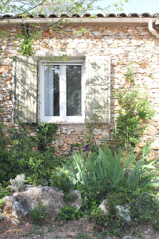 Вилла A L'Est D'Uzes Saint-Siffret Экстерьер фото